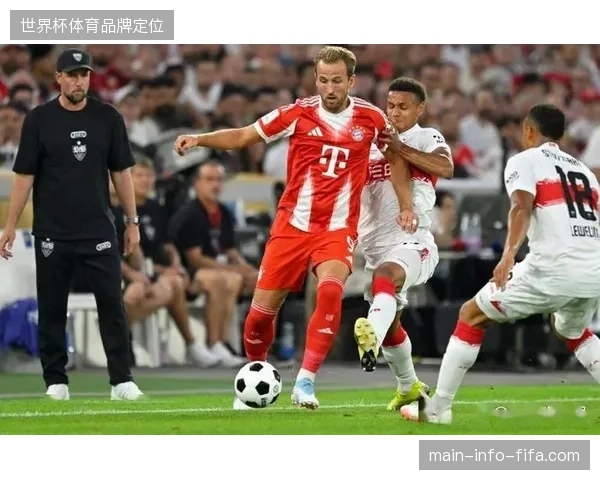 拜仁和巴黎成为本赛季欧冠攻击力最强的两支球队，双方在半决赛的直接对话堪称矛盾之争